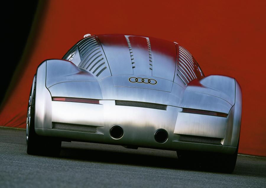  Audi Rosemeyer Concept 2000 года  (фото 3 из 7)